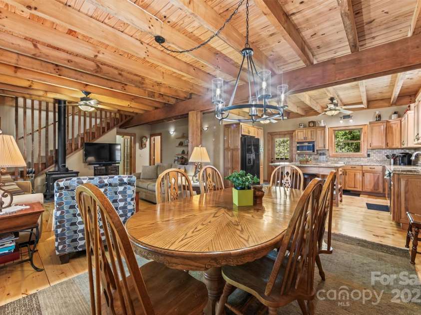 747 Bear Cove Circle, Bryson City, NC 28713.  MLS# CAR4278291, YatesRealty ID 24661. 