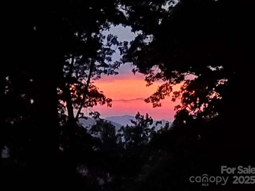 747 Bear Cove Circle, Bryson City, NC 28713.  MLS# CAR4278291, YatesRealty ID 24661. 