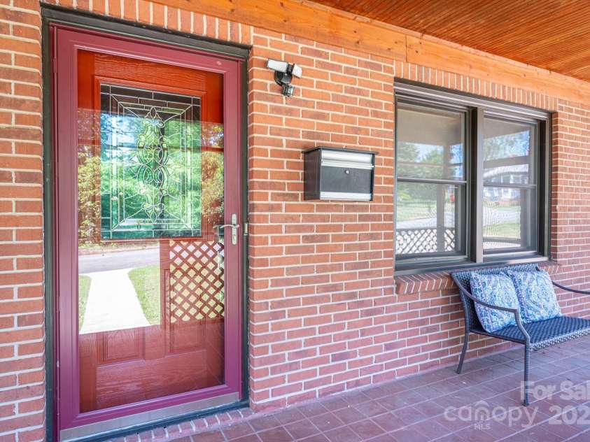 302 Planetree Drive, Belmont, NC 28012.  MLS# CAR4278888, YatesRealty ID 24662. 