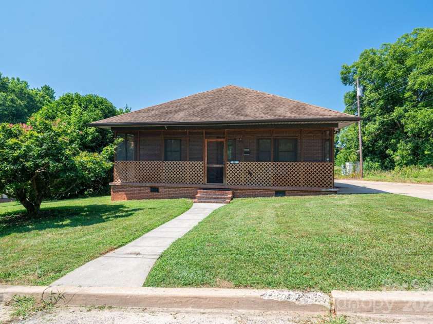 302 Planetree Drive, Belmont, NC 28012.  MLS# CAR4278888, YatesRealty ID 24662. 