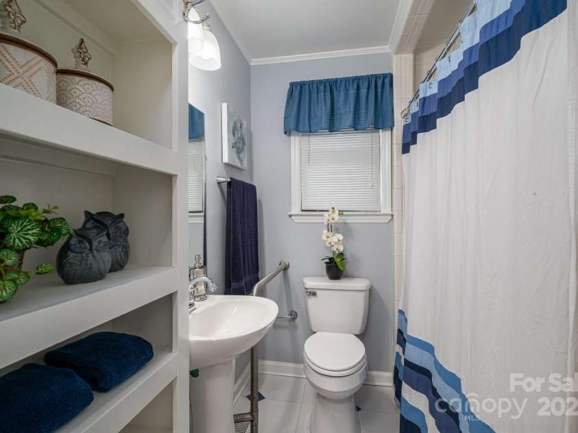 302 Planetree Drive, Belmont, NC 28012.  MLS# CAR4278888, YatesRealty ID 24662. 