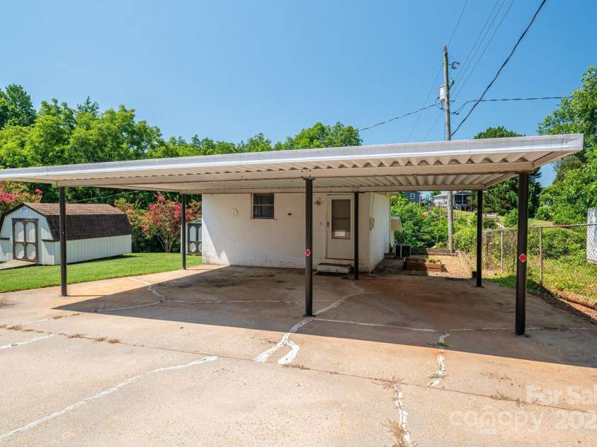 302 Planetree Drive, Belmont, NC 28012.  MLS# CAR4278888, YatesRealty ID 24662. 