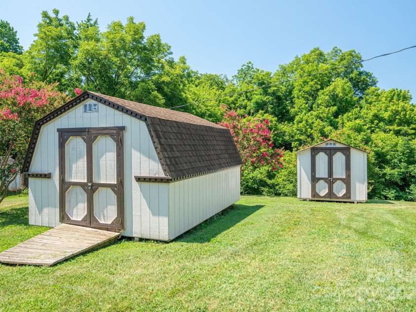 302 Planetree Drive, Belmont, NC 28012.  MLS# CAR4278888, YatesRealty ID 24662. 