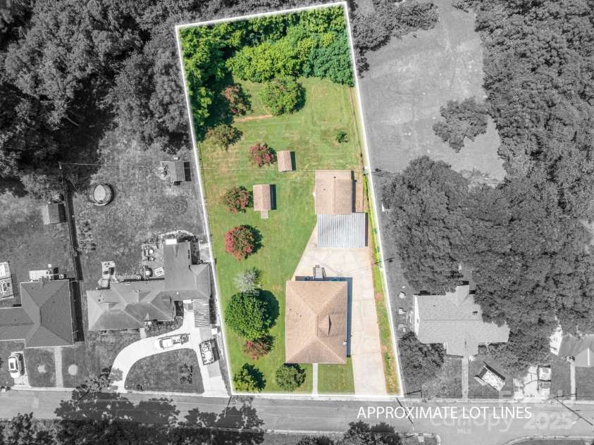 302 Planetree Drive, Belmont, NC 28012.  MLS# CAR4278888, YatesRealty ID 24662. 