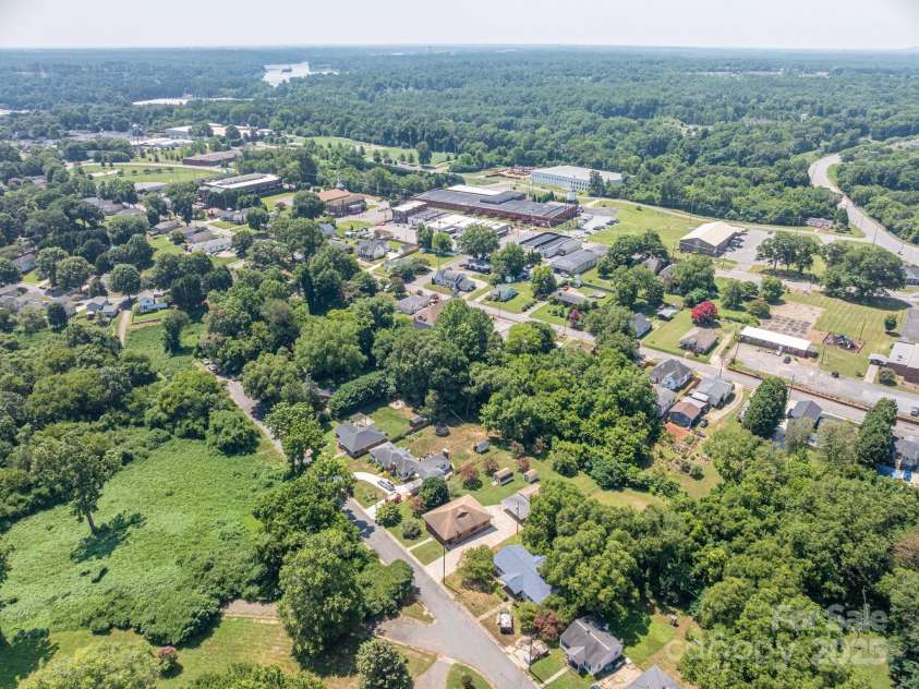 302 Planetree Drive, Belmont, NC 28012.  MLS# CAR4278888, YatesRealty ID 24662. 