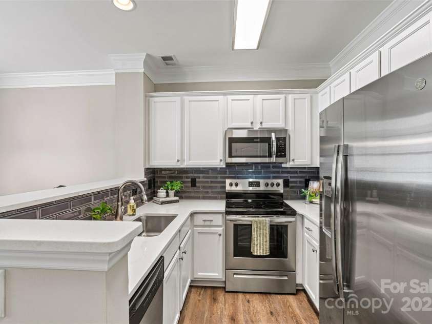 110 Dime Lane, Mooresville, NC 28117.  MLS# CAR4258926, YatesRealty ID 24663. Fully update kitchen