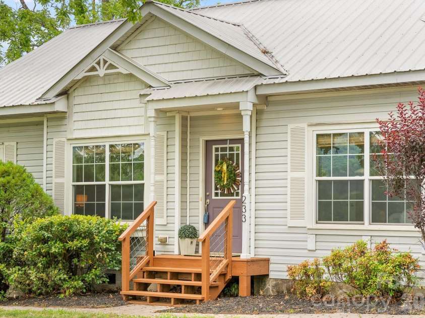 233 Thompson Cove Road, Clyde, NC 28721.  MLS# CAR4380659, YatesRealty ID 24663. 