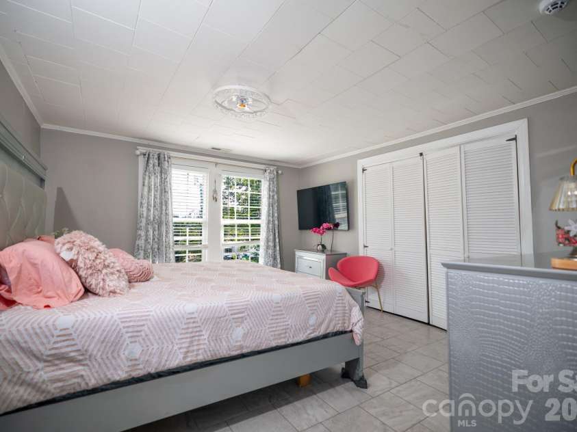 1206 N CHURCH Drive, Salisbury, NC 28144.  MLS# CAR4384606, YatesRealty ID 24665. 