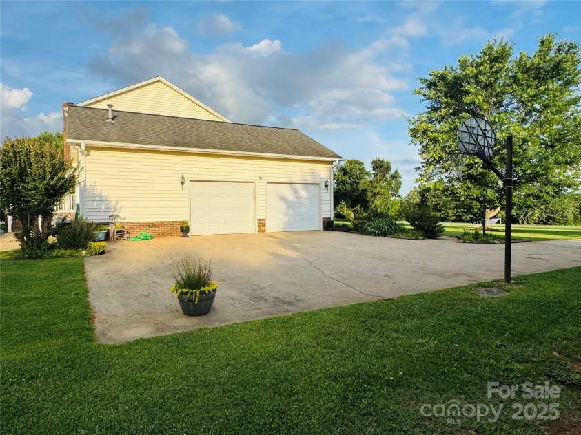 212 Countryside Road, Kings Mountain, NC 28086.  MLS# CAR4271071, YatesRealty ID 24665. 