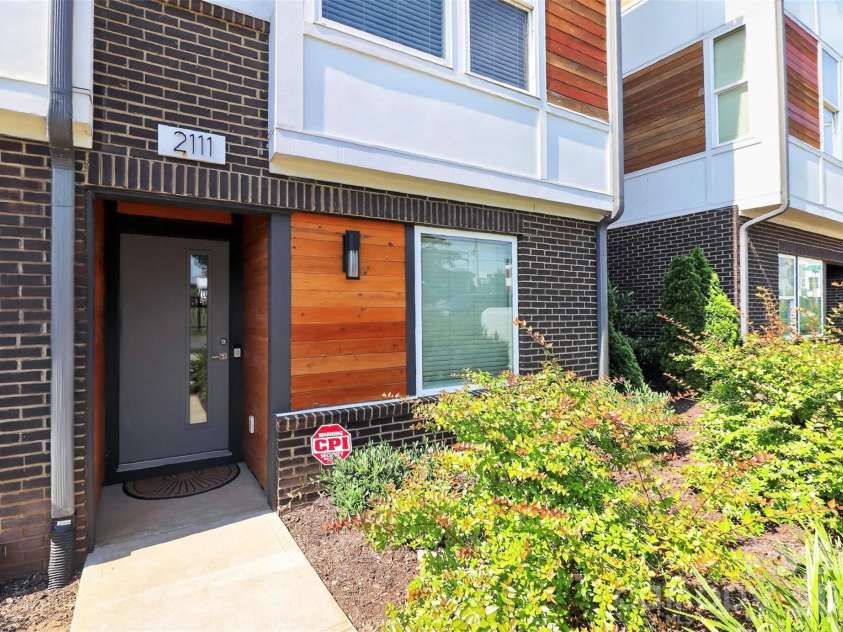 2111 Isom Street, Charlotte, NC 28208.  MLS# CAR4385066, YatesRealty ID 24666. 