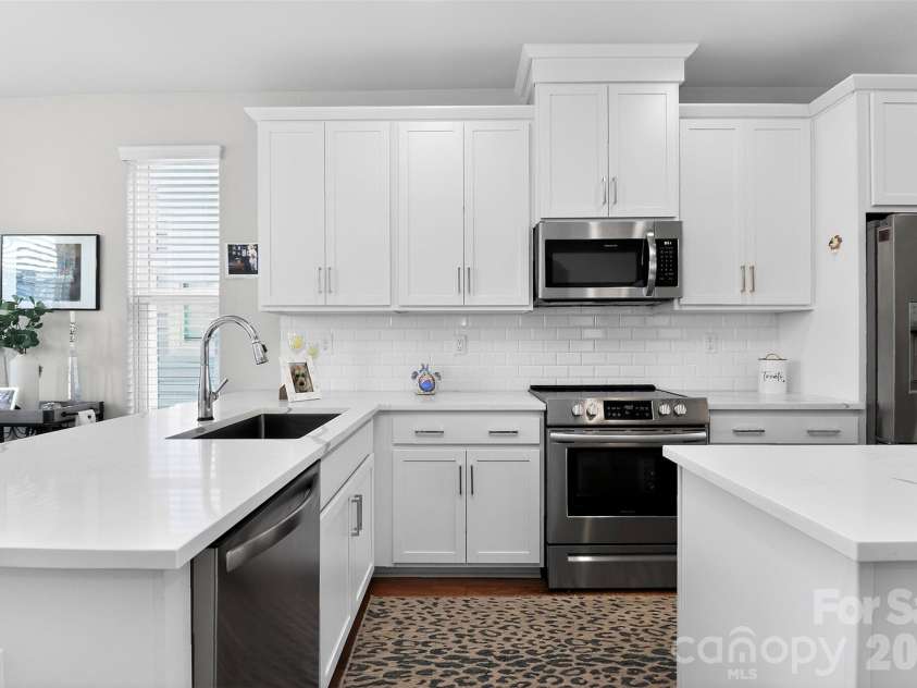 2111 Isom Street, Charlotte, NC 28208.  MLS# CAR4385066, YatesRealty ID 24666. 
