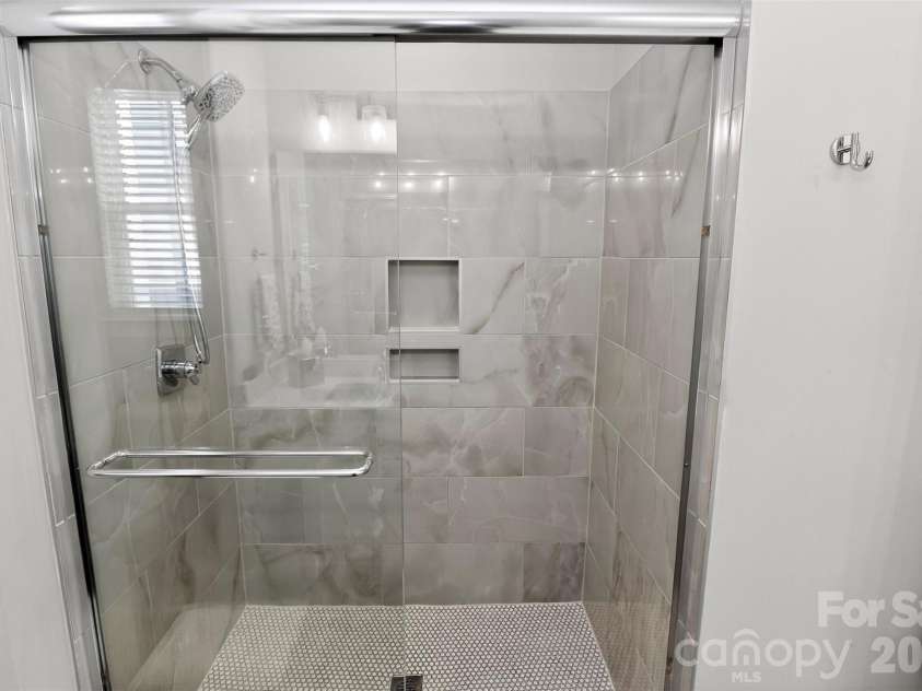 2111 Isom Street, Charlotte, NC 28208.  MLS# CAR4385066, YatesRealty ID 24666. 