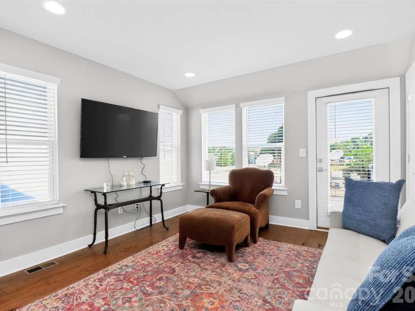 2111 Isom Street, Charlotte, NC 28208.  MLS# CAR4385066, YatesRealty ID 24666. 