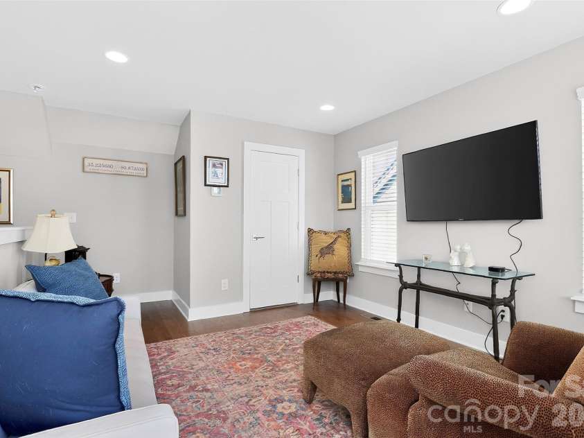 2111 Isom Street, Charlotte, NC 28208.  MLS# CAR4385066, YatesRealty ID 24666. 