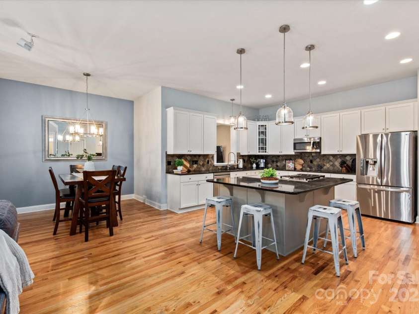 189 Mills Lane, Fort Mill, SC 29708.  MLS# CAR4259417, YatesRealty ID 24667. Beautiful HARDWOOD floors on the main floor