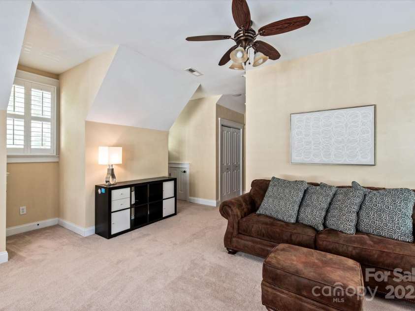 189 Mills Lane, Fort Mill, SC 29708.  MLS# CAR4259417, YatesRealty ID 24667. Bonus room/Fifth bedroom with ensuite