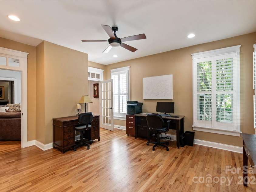 189 Mills Lane, Fort Mill, SC 29708.  MLS# CAR4259417, YatesRealty ID 24667. Rare additional space on the first floor