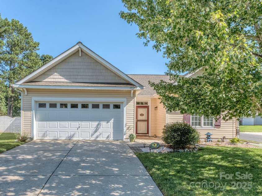 15739 Circlegreen Drive, Charlotte, NC 28273.  MLS# CAR4274277, YatesRealty ID 24668. 