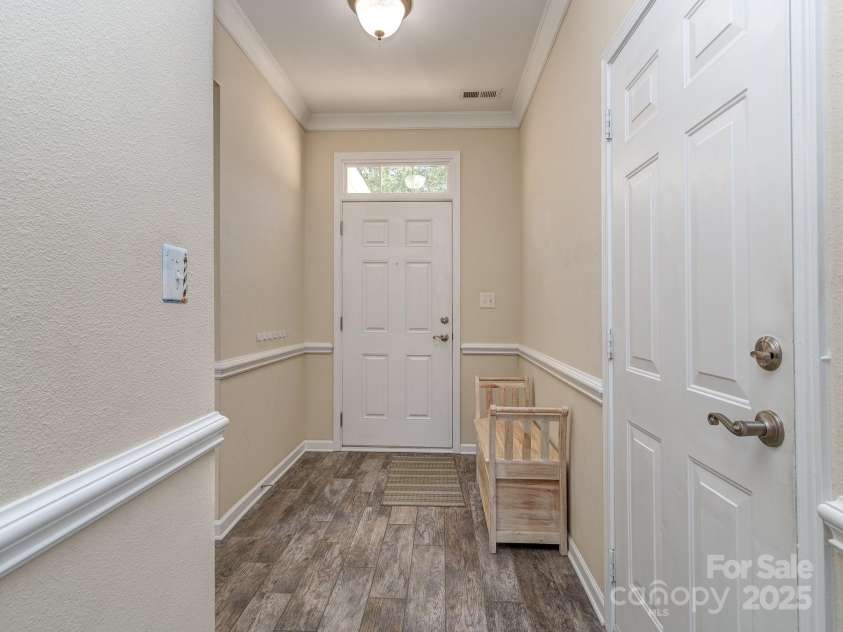 15739 Circlegreen Drive, Charlotte, NC 28273.  MLS# CAR4274277, YatesRealty ID 24668. 