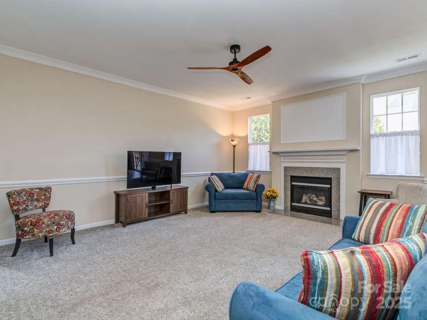 15739 Circlegreen Drive, Charlotte, NC 28273.  MLS# CAR4274277, YatesRealty ID 24668. 