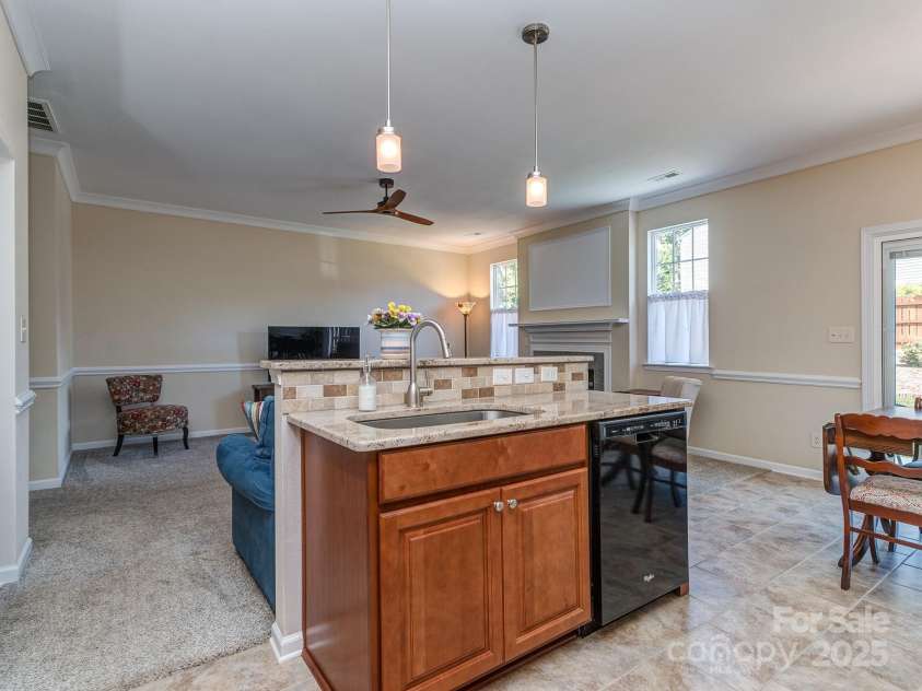 15739 Circlegreen Drive, Charlotte, NC 28273.  MLS# CAR4274277, YatesRealty ID 24668. 