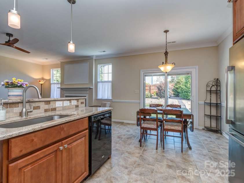 15739 Circlegreen Drive, Charlotte, NC 28273.  MLS# CAR4274277, YatesRealty ID 24668. 