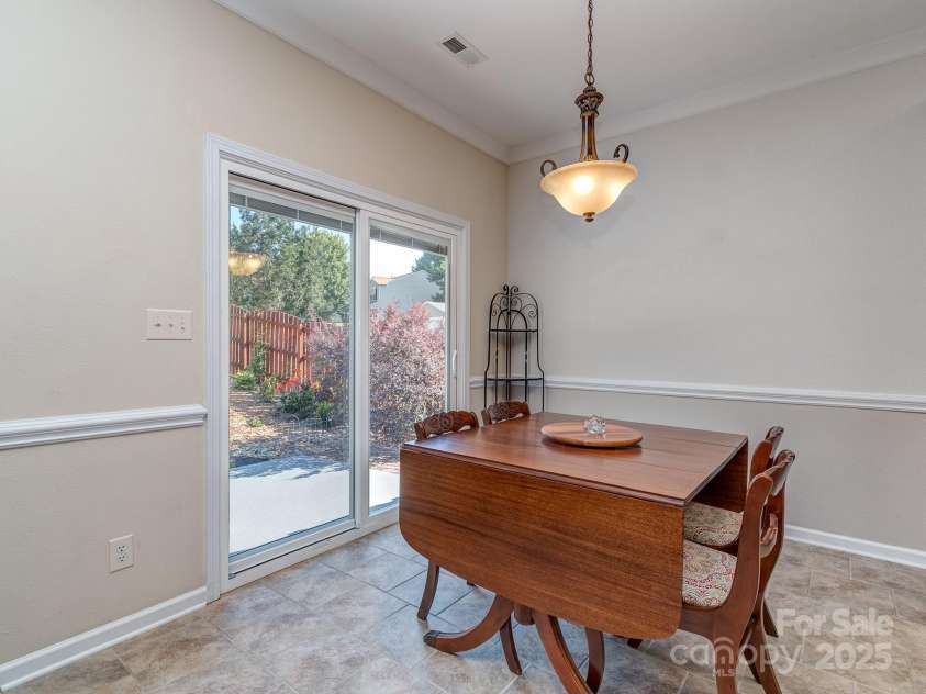 15739 Circlegreen Drive, Charlotte, NC 28273.  MLS# CAR4274277, YatesRealty ID 24668. 