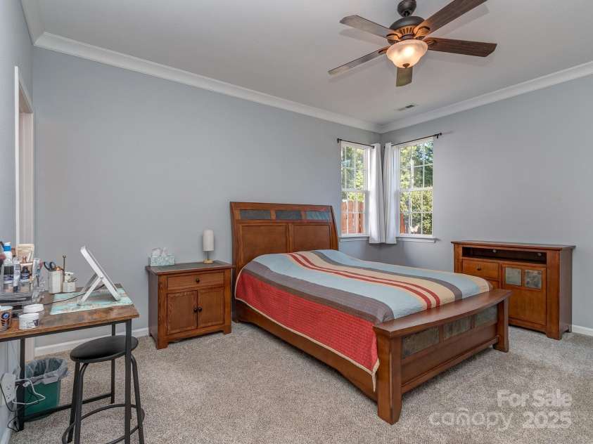 15739 Circlegreen Drive, Charlotte, NC 28273.  MLS# CAR4274277, YatesRealty ID 24668. 