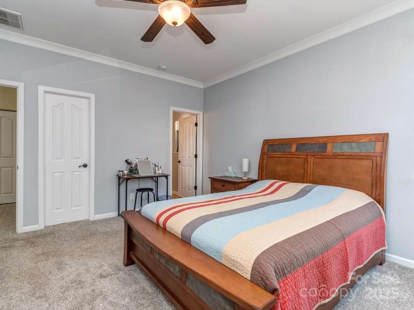 15739 Circlegreen Drive, Charlotte, NC 28273.  MLS# CAR4274277, YatesRealty ID 24668. 