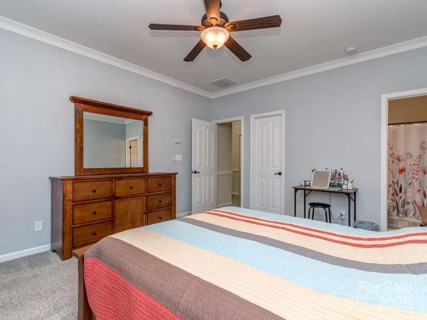 15739 Circlegreen Drive, Charlotte, NC 28273.  MLS# CAR4274277, YatesRealty ID 24668. 