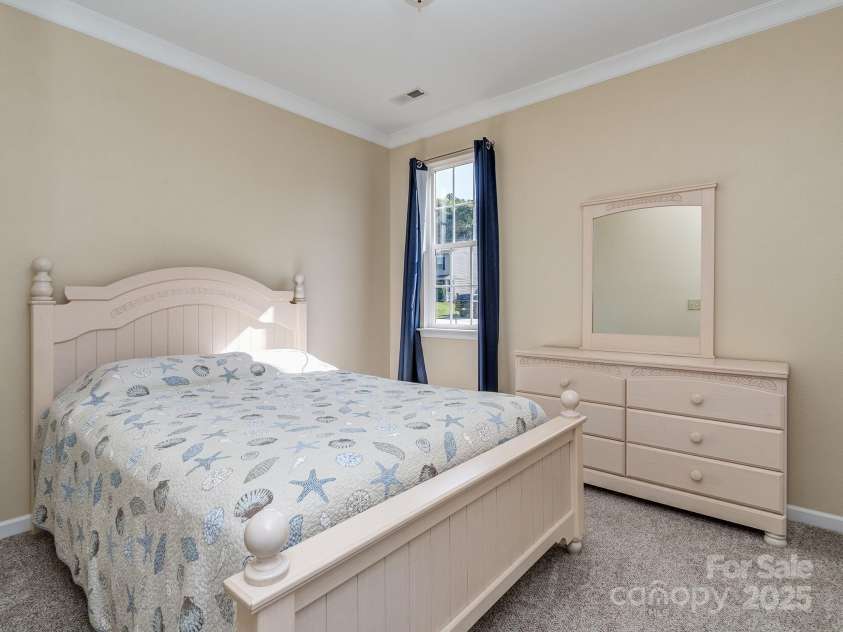 15739 Circlegreen Drive, Charlotte, NC 28273.  MLS# CAR4274277, YatesRealty ID 24668. 