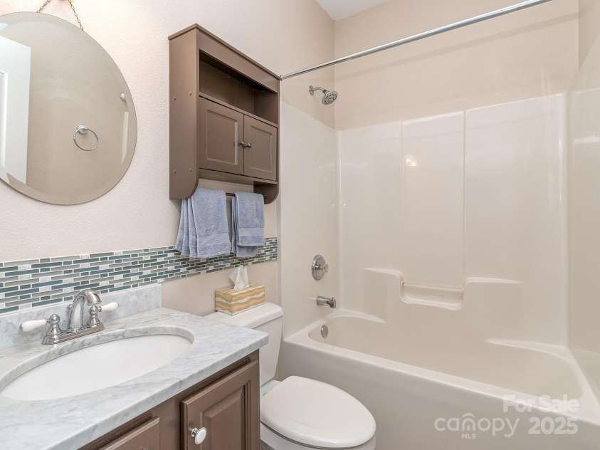 15739 Circlegreen Drive, Charlotte, NC 28273.  MLS# CAR4274277, YatesRealty ID 24668. 