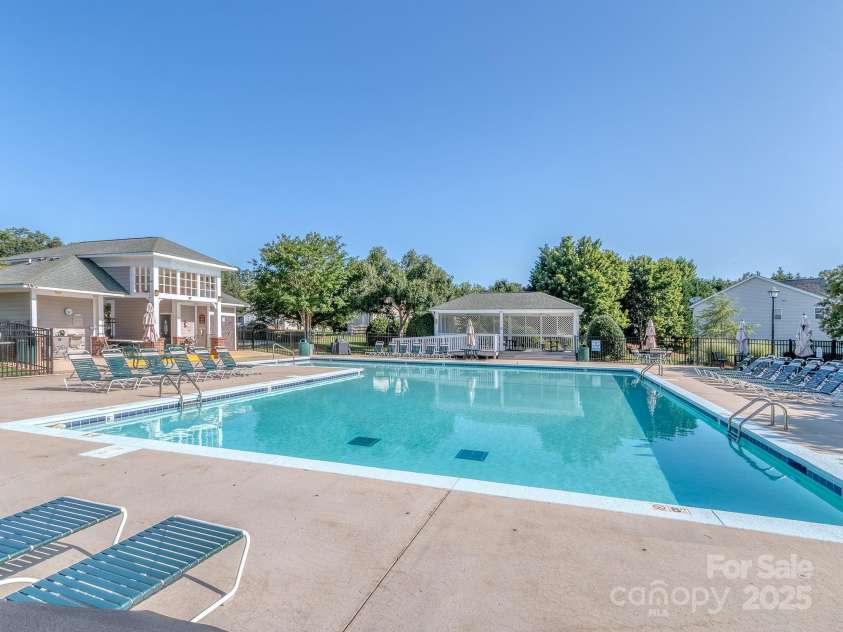 15739 Circlegreen Drive, Charlotte, NC 28273.  MLS# CAR4274277, YatesRealty ID 24668. 