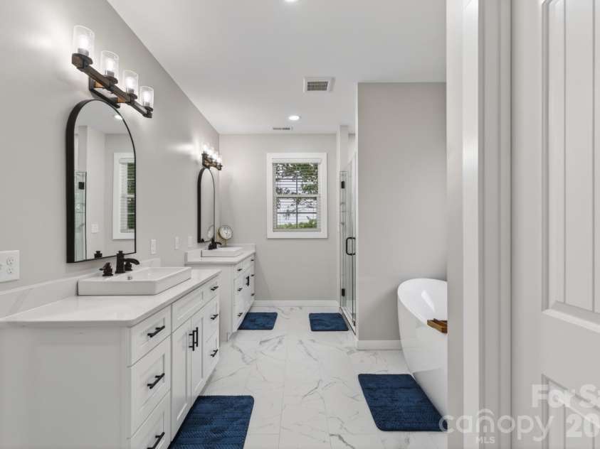 2358 Keswick Lane, Rock Hill, SC 29732.  MLS# CAR4383721, YatesRealty ID 24669. Primary Bath