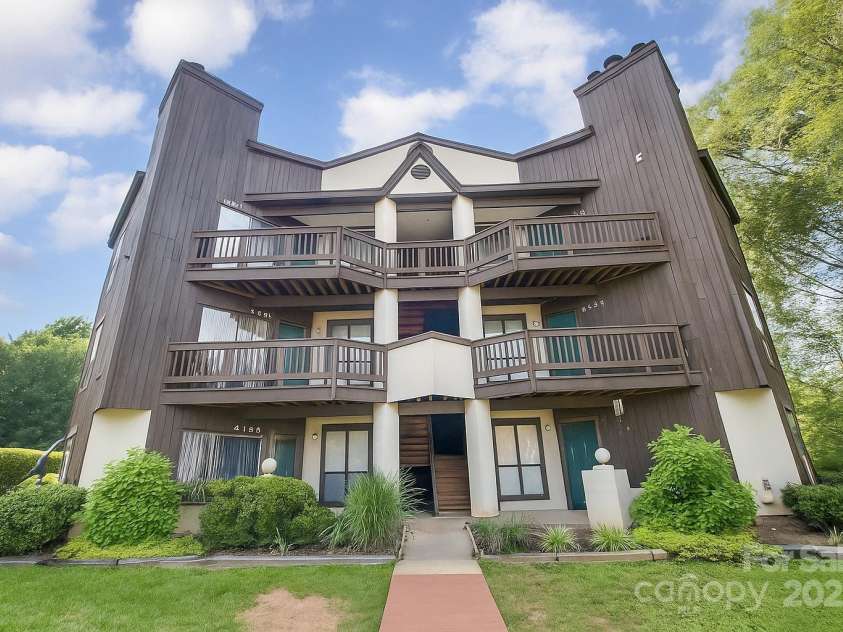 8135 Cedar Glen Drive, Charlotte, NC 28212.  MLS# CAR4269814, YatesRealty ID 24669. 