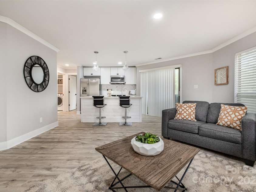 8135 Cedar Glen Drive, Charlotte, NC 28212.  MLS# CAR4269814, YatesRealty ID 24669. 