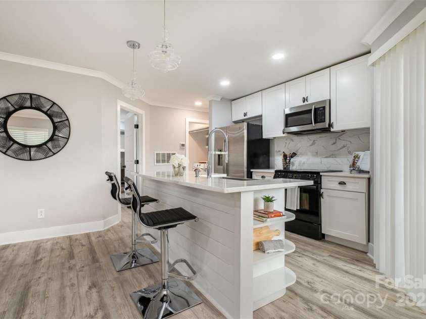 8135 Cedar Glen Drive, Charlotte, NC 28212.  MLS# CAR4269814, YatesRealty ID 24669. 