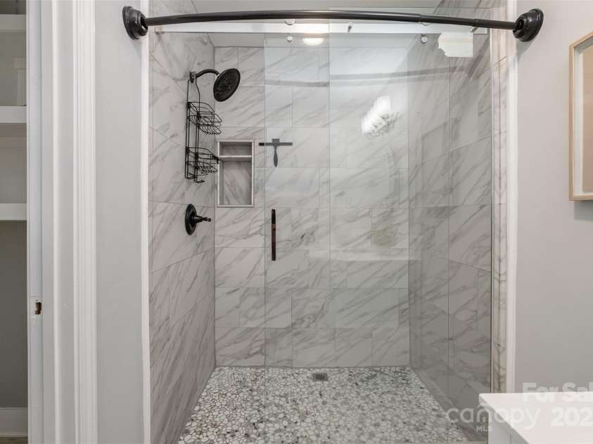 8135 Cedar Glen Drive, Charlotte, NC 28212.  MLS# CAR4269814, YatesRealty ID 24669. 