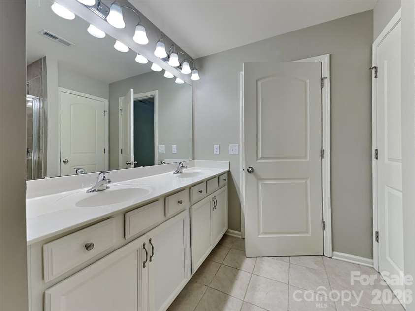 9425 Hartington Place, Charlotte, NC 28269.  MLS# CAR4384878, YatesRealty ID 24670. 