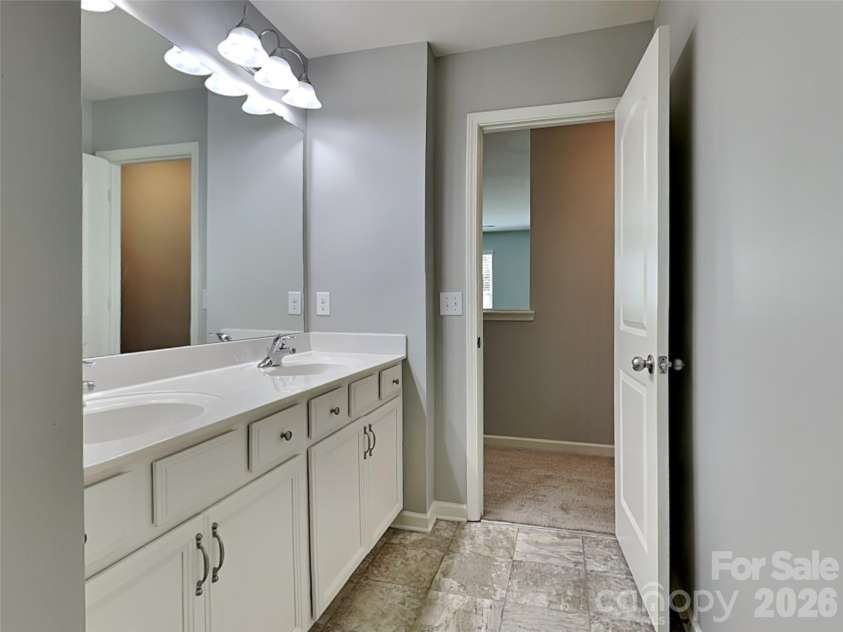 9425 Hartington Place, Charlotte, NC 28269.  MLS# CAR4384878, YatesRealty ID 24670. 