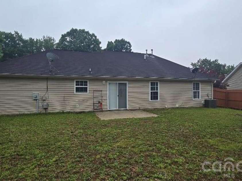 5751 Justins Forest Drive, Charlotte, NC 28212.  MLS# CAR4383461, YatesRealty ID 24671. 