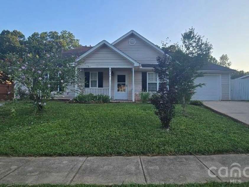 5751 Justins Forest Drive, Charlotte, NC 28212.  MLS# CAR4383461, YatesRealty ID 24671. 