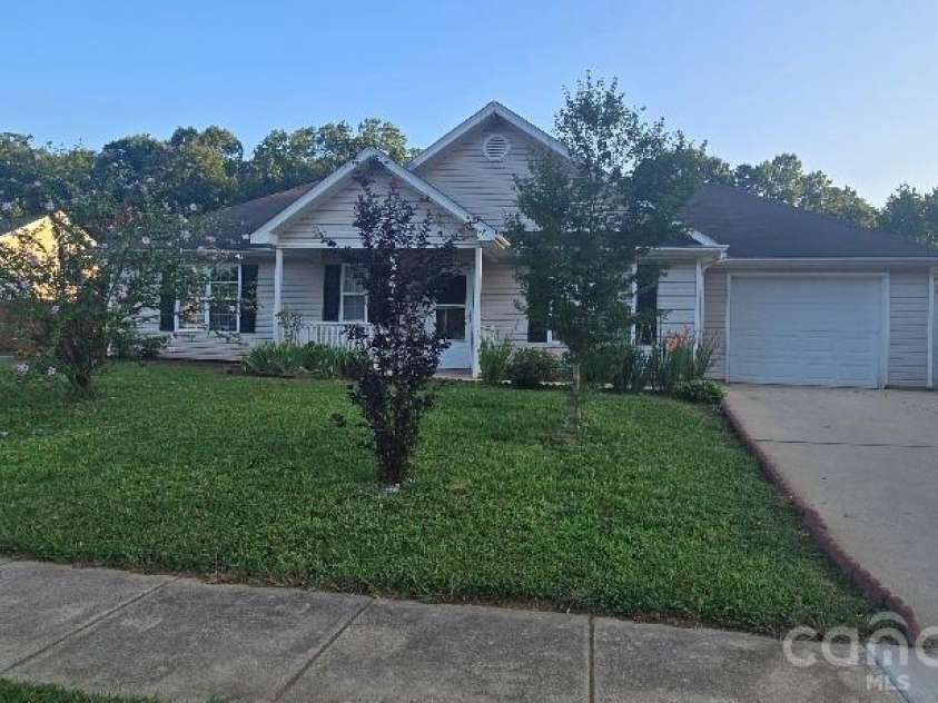 5751 Justins Forest Drive, Charlotte, NC 28212.  MLS# CAR4383461, YatesRealty ID 24671. 