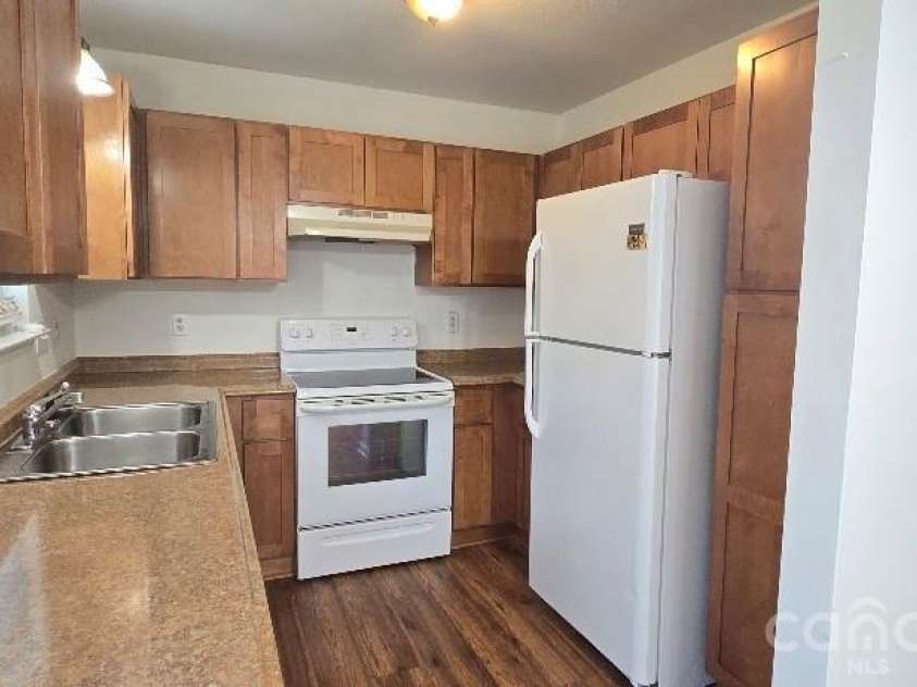 5751 Justins Forest Drive, Charlotte, NC 28212.  MLS# CAR4383461, YatesRealty ID 24671. 