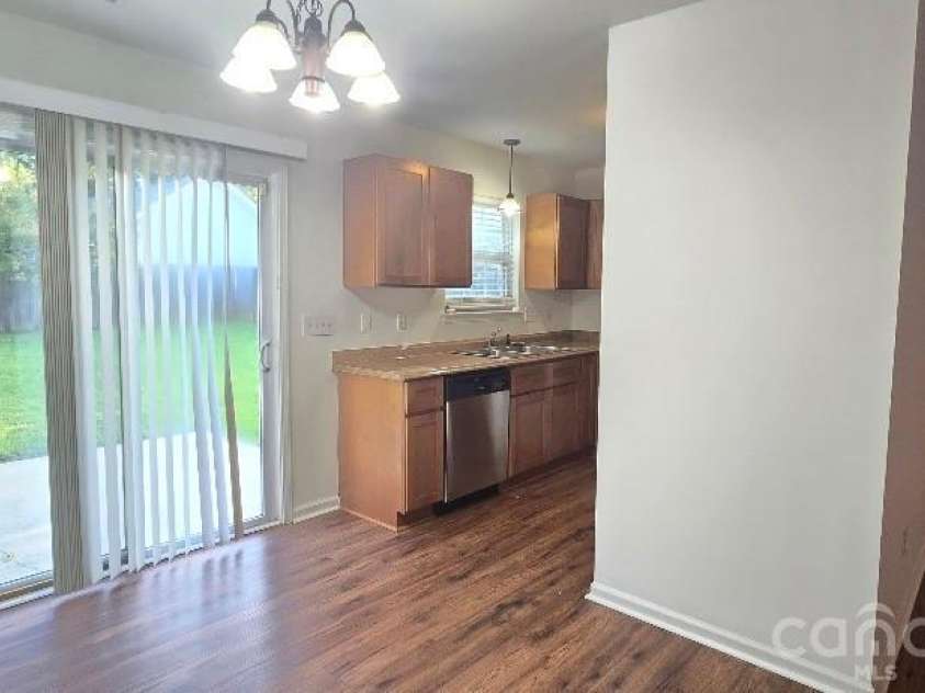 5751 Justins Forest Drive, Charlotte, NC 28212.  MLS# CAR4383461, YatesRealty ID 24671. 