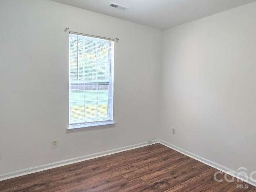 5751 Justins Forest Drive, Charlotte, NC 28212.  MLS# CAR4383461, YatesRealty ID 24671. 