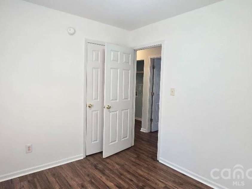 5751 Justins Forest Drive, Charlotte, NC 28212.  MLS# CAR4383461, YatesRealty ID 24671. 