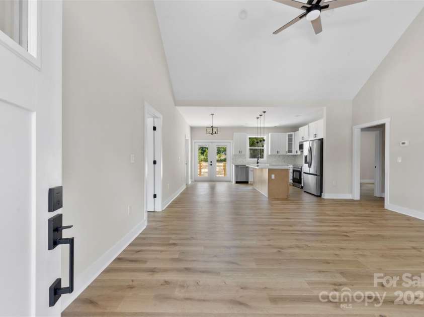 105 Darvee Road, Blacksburg, SC 29702.  MLS# CAR4309212, YatesRealty ID 24672. 