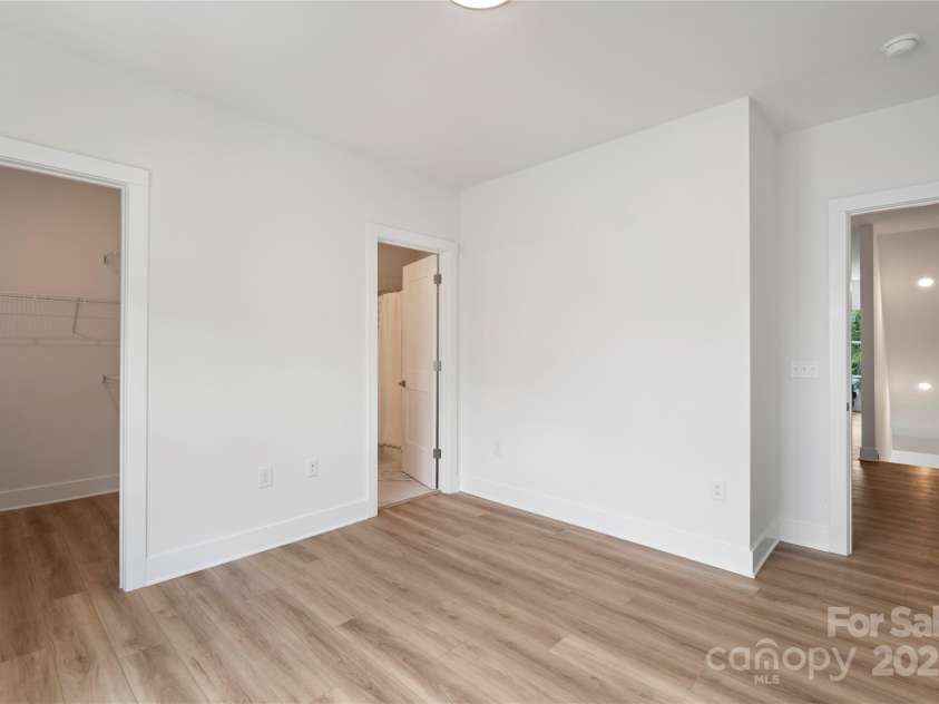 4012 Arvida Lane, Charlotte, NC 28208.  MLS# CAR4278974, YatesRealty ID 24673. 