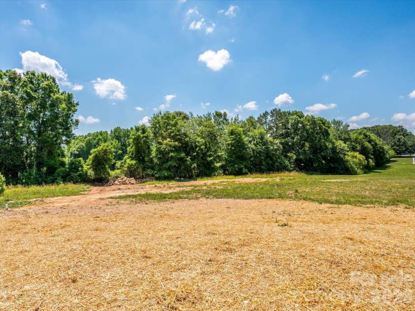 1012 Harrogate Drive, Bessemer City, NC 28016.  MLS# CAR4384973, YatesRealty ID 24675. 